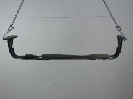 TRAVERSE INFERIEURE ARMATURE AVANT FORD T.CONNECT