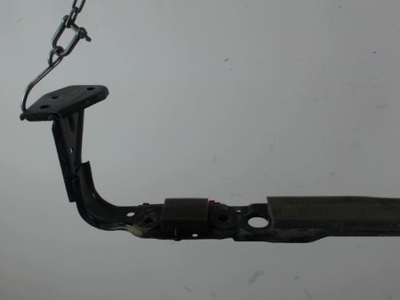 TRAVERSE INFERIEURE ARMATURE AVANT FORD T.CONNECT