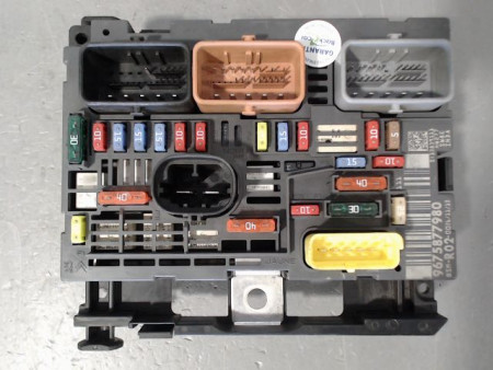 BOITE A FUSIBLES PEUGEOT 5008 2009-