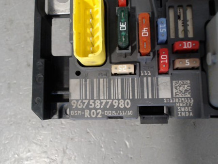BOITE A FUSIBLES PEUGEOT 5008 2009-
