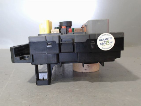BOITE A FUSIBLES PEUGEOT 5008 2009-