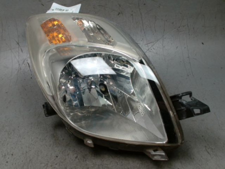 PHARE DROIT TOYOTA YARIS