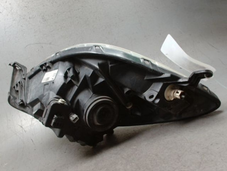 PHARE DROIT TOYOTA YARIS