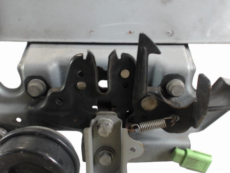 TRAVERSE SUPERIEURE ARMATURE AVANT NISSAN MICRA