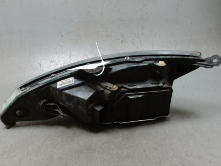 PHARE DROIT FORD FOCUS CLIPPER 98-04