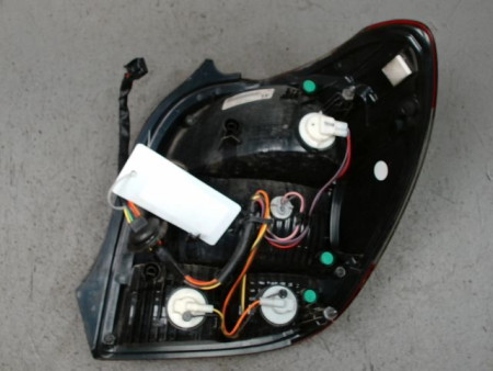 FEU ARRIERE GAUCHE  PEUGEOT 108