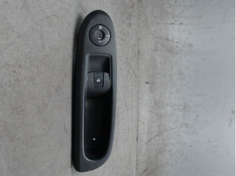 COMMANDE LEVE-GLACE PORTE AVD RENAULT CLIO II PH.2 01-06
