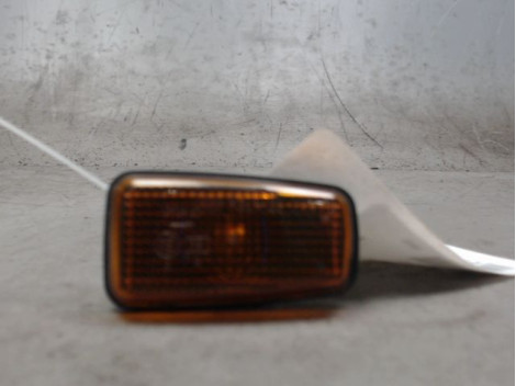 REPETITEUR AILE DROIT PEUGEOT 106 96-2003