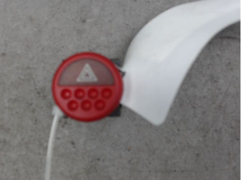 BOUTON DE WARNING PEUGEOT 106 96-2003