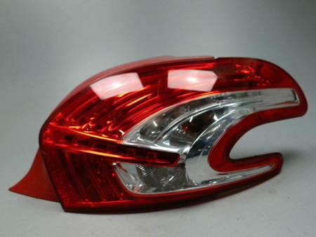 FEU ARRIERE DROIT PEUGEOT 208