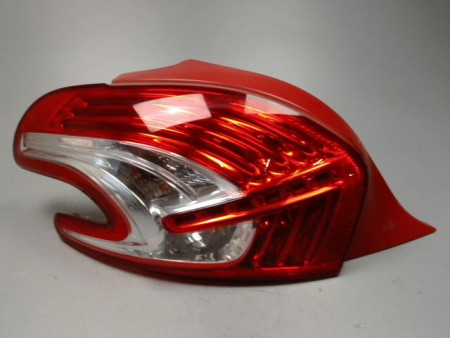 FEU ARRIERE GAUCHE  PEUGEOT 208