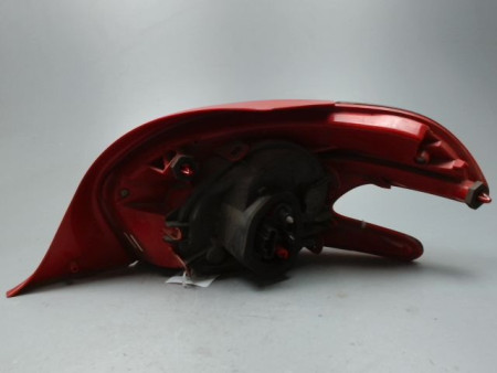 FEU ARRIERE GAUCHE  PEUGEOT 208
