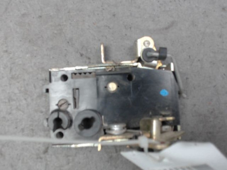 SYSTEME CONDAMNATION AVANT DROIT PEUGEOT 106 91-96