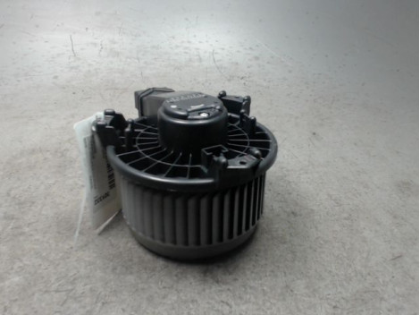 MOTEUR VENTILATEUR CHAUFFAGE TOYOTA YARIS