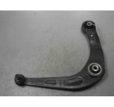 TRIANGLE INFERIEUR AVANT DROIT PEUGEOT 206