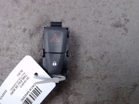 BOUTON DE WARNING DACIA SANDERO 2008-