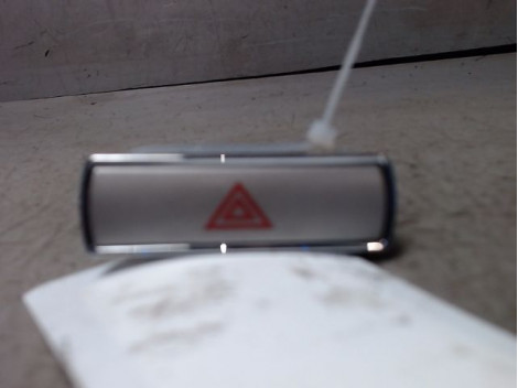 BOUTON DE WARNING FORD MONDEO SW 2007-