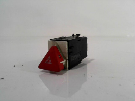 BOUTON DE WARNING VOLKSWAGEN PASSAT 2005-