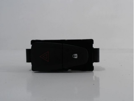 BOUTON DE WARNING DACIA SANDERO 2008-