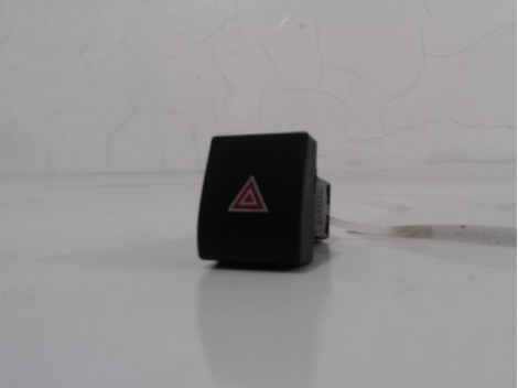 BOUTON DE WARNING PEUGEOT 3008 2009-