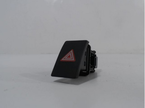 BOUTON DE WARNING TOYOTA VERSO 2010-