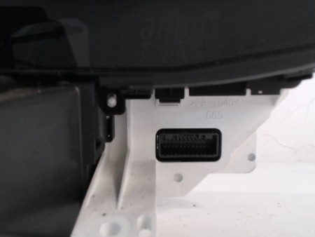 BLOC COMPTEURS TOYOTA YARIS 2005-