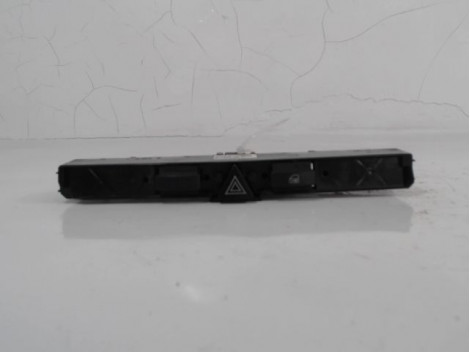 BOUTON DE WARNING OPEL ZAFIRA 2006-