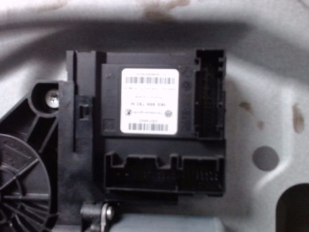 MECANISME+MOTEUR LEVE-GLACE AVANT GAUCHE VOLKSWAGEN TOURAN