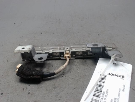 FEUX STOP SUPPLEMENTAIRE TOYOTA AURIS 2007-