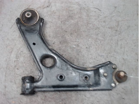 TRIANGLE INFERIEUR AVANT GAUCHE OPEL CORSA E 1.4I - 16V