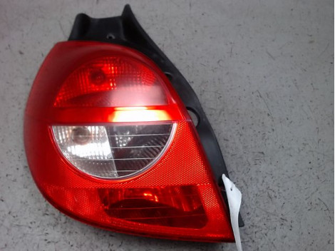 FEU ARRIERE GAUCHE  RENAULT CLIO III 2005-