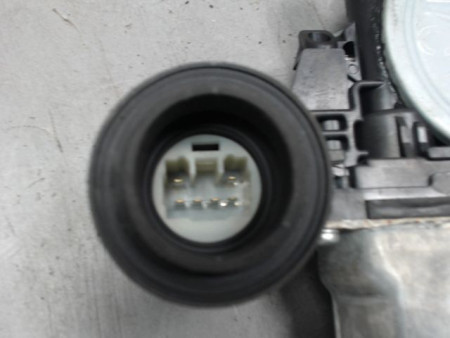 MECANISME+MOTEUR LEVE-GLACE AVANT GAUCHE SUZUKI SWIFT -03/05