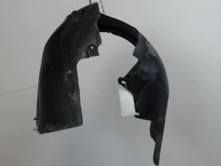 PARE-BOUE AVANT DROIT FORD FOCUS 98-04