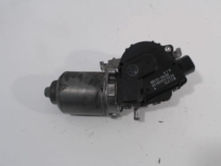 MOTEUR ESSUIE-GLACE AVANT SUZUKI SWIFT -03/05