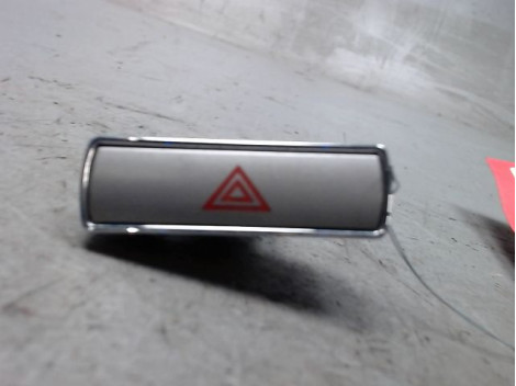 BOUTON DE WARNING FORD MONDEO