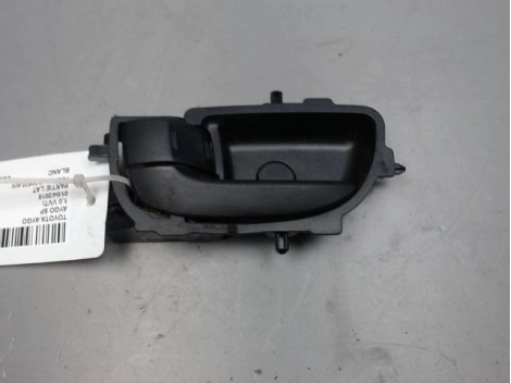 POIGNEE INTERIEURE PORTE AVANT GAUCHE TOYOTA AYGO 5P