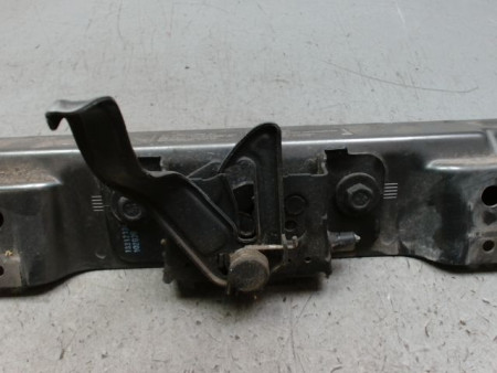 TRAVERSE SUPERIEURE ARMATURE AVANT OPEL ASTRA