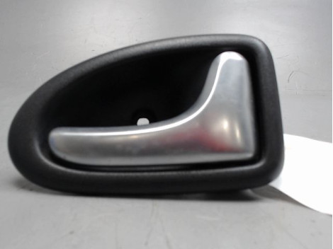 POIGNEE INTERIEURE PORTE AVANT DROIT RENAULT CLIO II PH.2 01-06