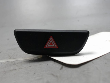 BOUTON DE WARNING TOYOTA YARIS CRO