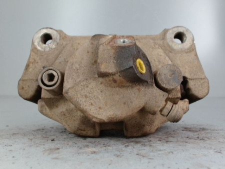 ETRIER DE FREIN AVANT DROIT AUDI A4 2 AVANT PHASE 1 BREAK GASOI